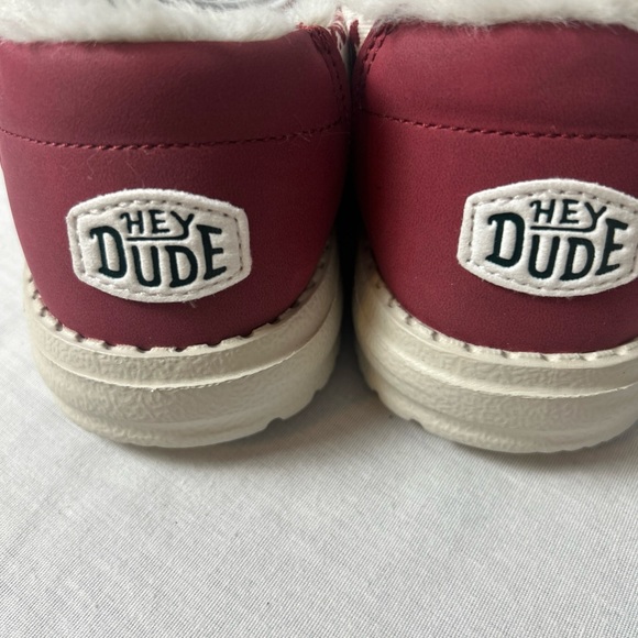 Hey Dude Wendy holiday cheers W8 - Picture 5 of 6